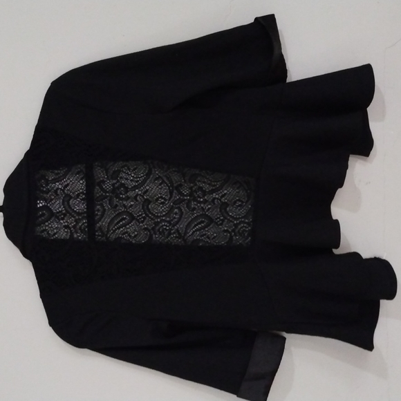 Lace-Back Jacket 🖤 - Picture 3 of 5